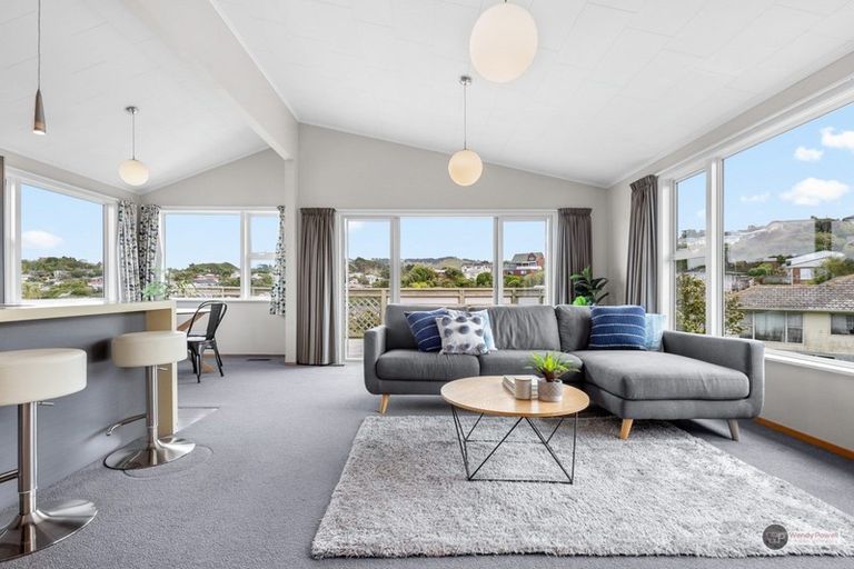 Photo of property in 8 Peach Tree Grove, Maungaraki, Lower Hutt, 5010