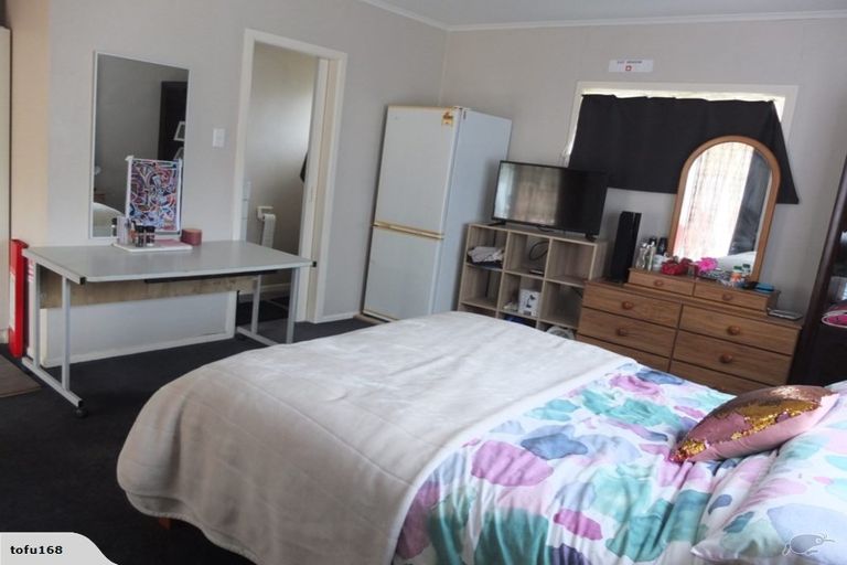 Photo of property in 91 Stottholm Road, Titirangi, Auckland, 0604