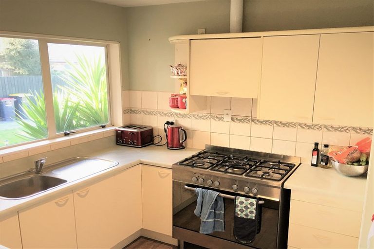 Photo of property in 4 Ronald George Place, Parklands, Christchurch, 8083