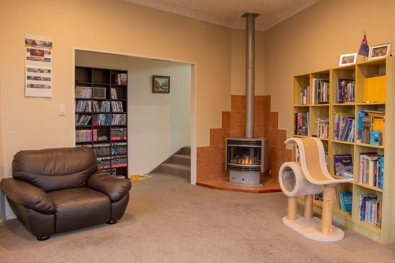 Photo of property in 31 Tiverton Crescent, Whalers Gate, New Plymouth, 4310