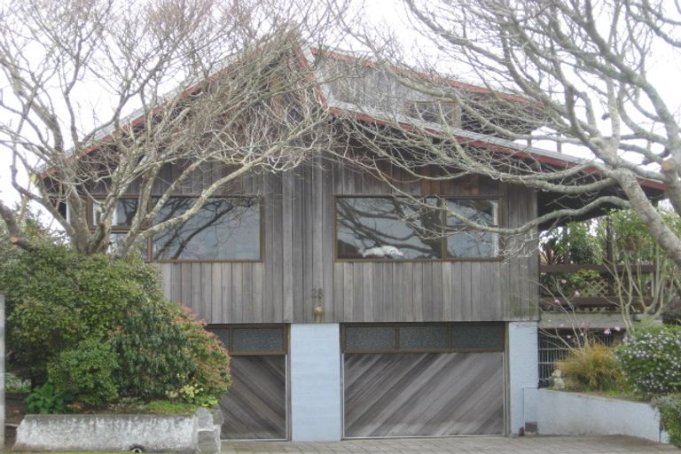 Photo of property in 28 Waimea Street, Westown, New Plymouth, 4310