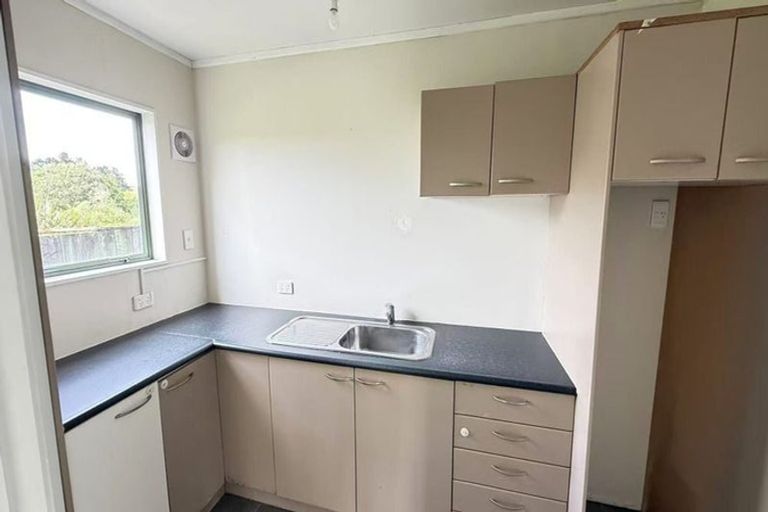 Photo of property in 26 Sunline Avenue, Massey, Auckland, 0614