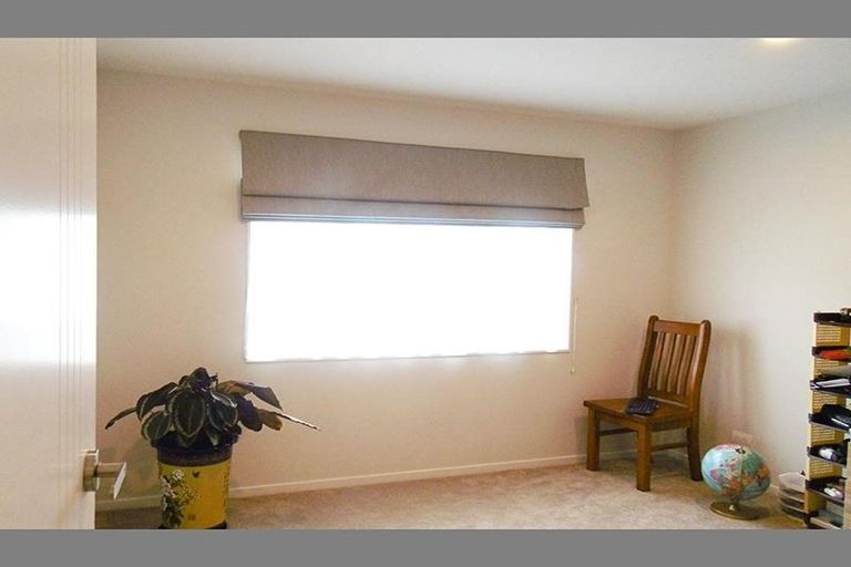 Photo of property in 26 Craigs Way, Hobsonville, Auckland, 0616