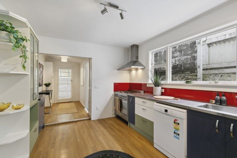 Photo of property in 185 Rintoul Street, Berhampore, Wellington, 6023