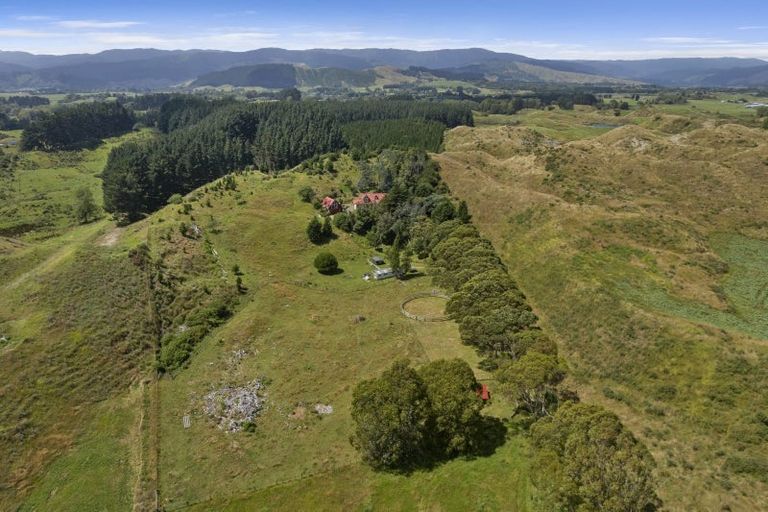 Photo of property in 172 Waiorongomai Road, Otaki, 5512