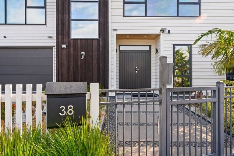 Photo of property in 38 Craigs Way, Hobsonville, Auckland, 0616