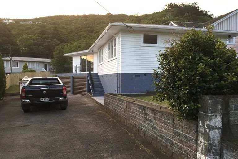 Photo of property in 113 Parkvale Road, Karori, Wellington, 6012