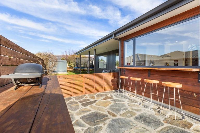 Photo of property in 2 Percy Lane, Wanaka, 9305