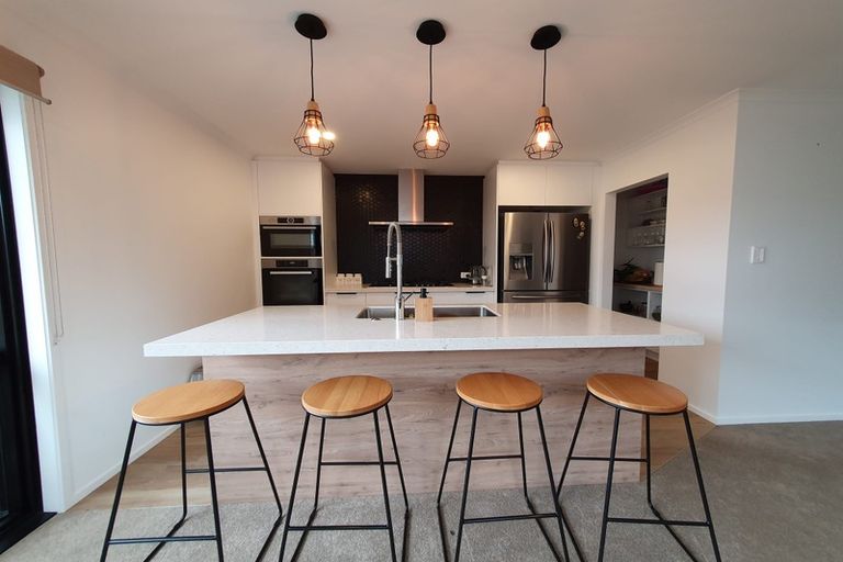 Photo of property in 65 Nobilo Road, Kumeu, 0810