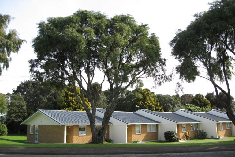 Photo of property in 36 High Street West, Waitara, 4320