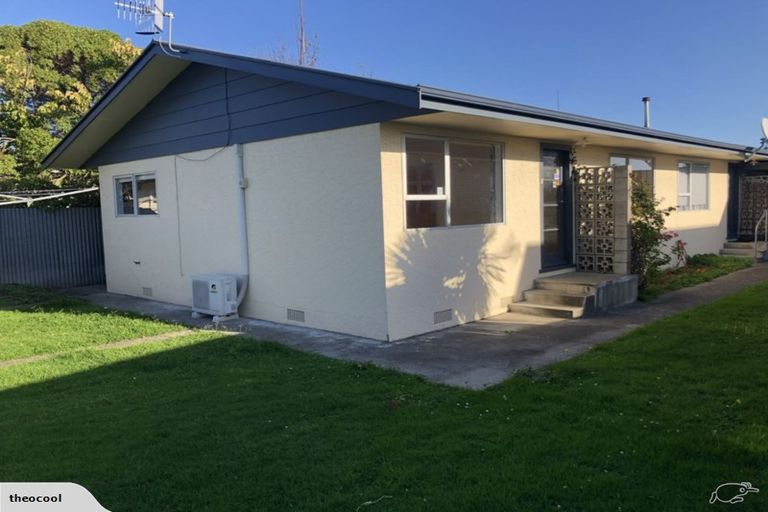Photo of property in 35 Mcgiffert Street, Palmerston North, 4410