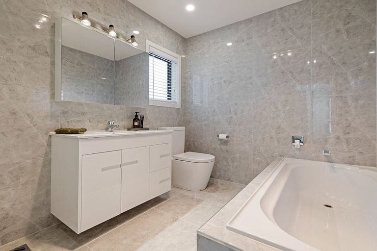 Photo of property in 17a Ranfurly Avenue, Fairfield, Hamilton, 3214