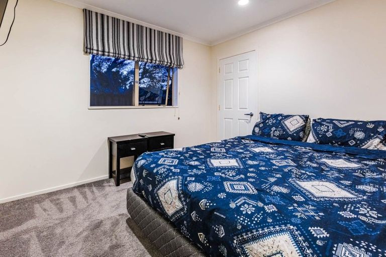 Photo of property in 14 Norman Close, The Gardens, Auckland, 2105