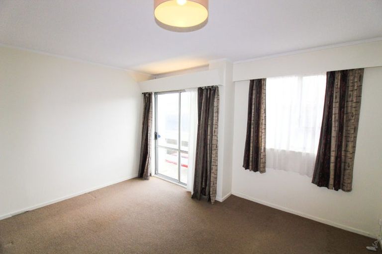Photo of property in 5 Hawker Street, Mount Victoria, Wellington, 6011