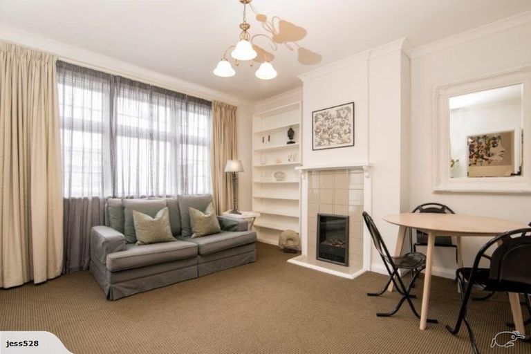 Photo of property in 11-19 Wellington Street, Picton, 7220