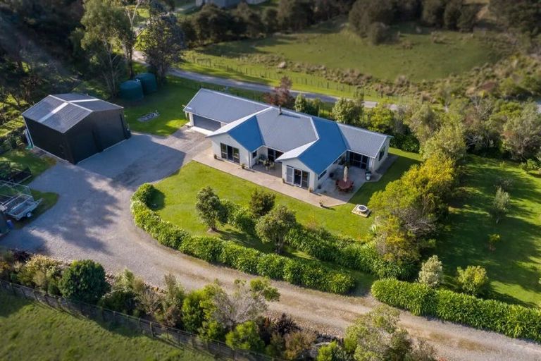 Photo of property in 5523 Masterton Castlepoint Road, Tinui, Masterton, 5889