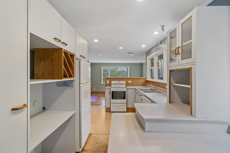 Photo of property in 115 Kamahi Street, Stokes Valley, Lower Hutt, 5019