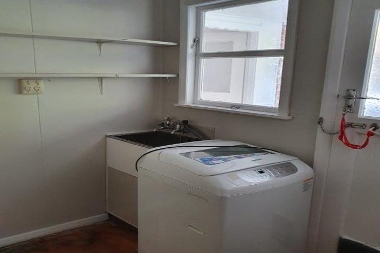 Photo of property in 158 Stokes Valley Road, Stokes Valley, Lower Hutt, 5019