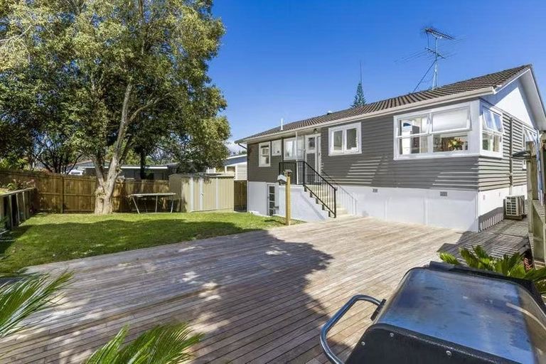 Photo of property in 12 Halberg Street, Glenfield, Auckland, 0629