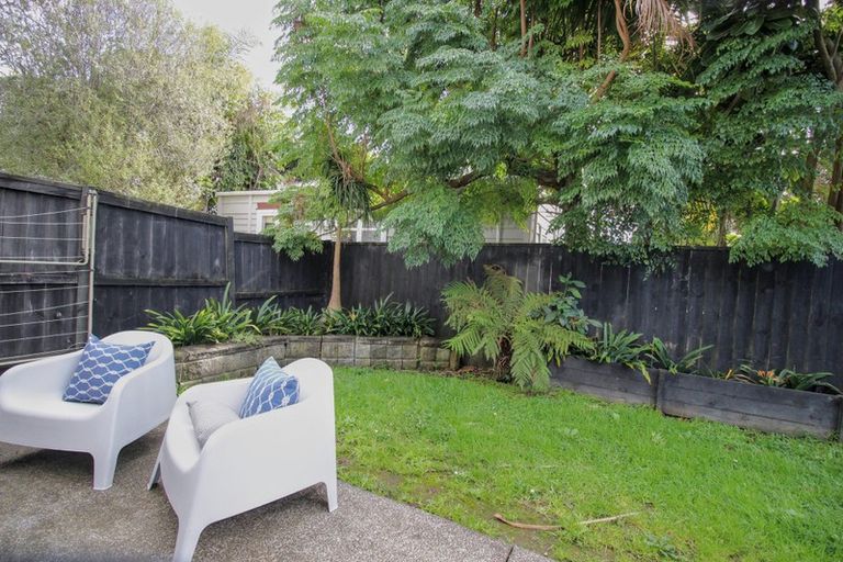 Photo of property in 12 Pecan Place, Avondale, Auckland, 0600