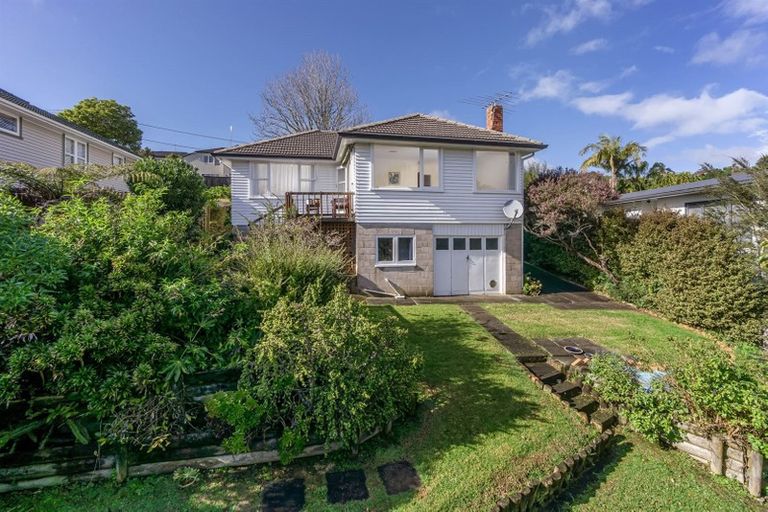 Photo of property in 49 Glencoe Road, Browns Bay, Auckland, 0630