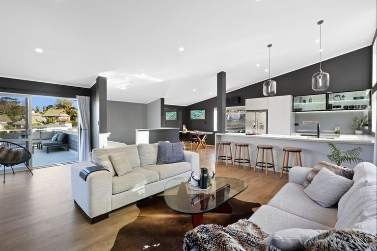 Photo of property in 83a William Bayes Place, Red Beach, 0932