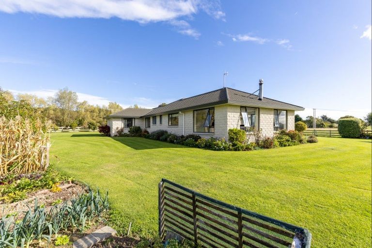 Photo of property in 205-233 Fitzherbert Road East, Aokautere, Palmerston North, 4471