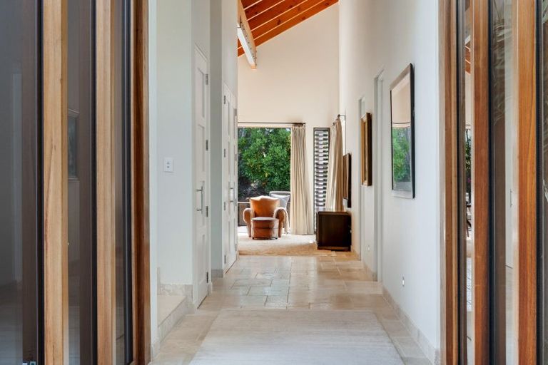 Photo of property in 42 Porterfield Road, Whitford, Howick, 2571