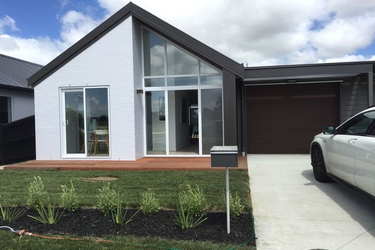 Photo of property in 39 Battalion Drive, Papakura, 2110