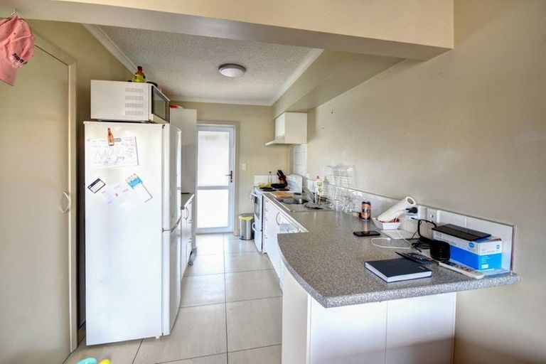 Photo of property in 214 Main South Road, Green Island, Dunedin, 9018