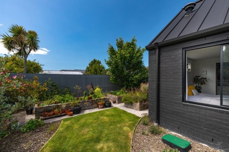 Photo of property in 126 Bowhill Road, New Brighton, Christchurch, 8083