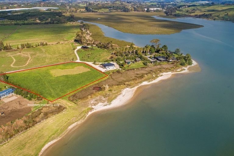 Photo of property in 23a Pahoia Beach Road, Whakamarama, 3172