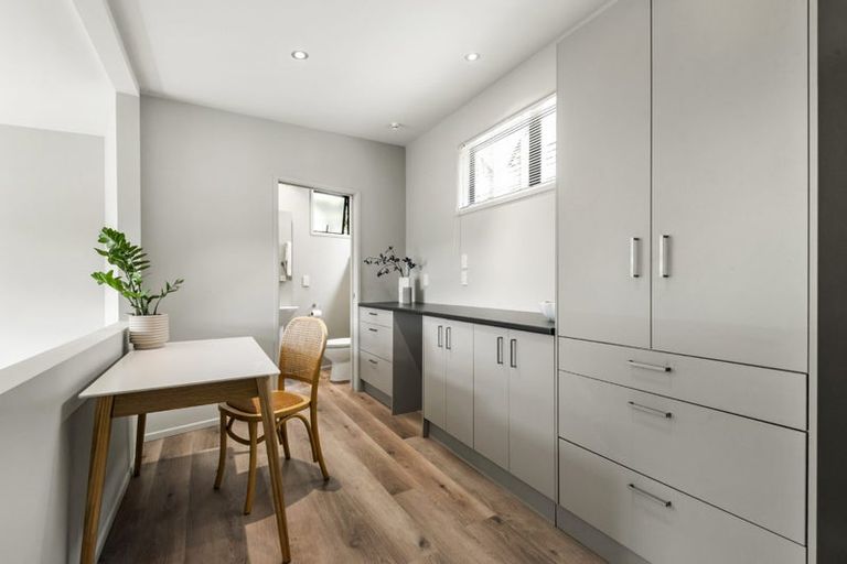 Photo of property in 1/20a Rawene Road, Birkenhead, Auckland, 0626