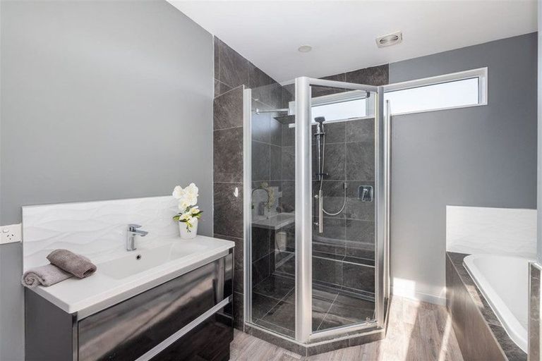 Photo of property in 1/8 Domain Terrace, Spreydon, Christchurch, 8024