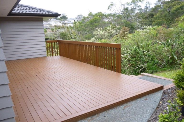 Photo of property in 18 Spoonbill Place, Unsworth Heights, Auckland, 0632