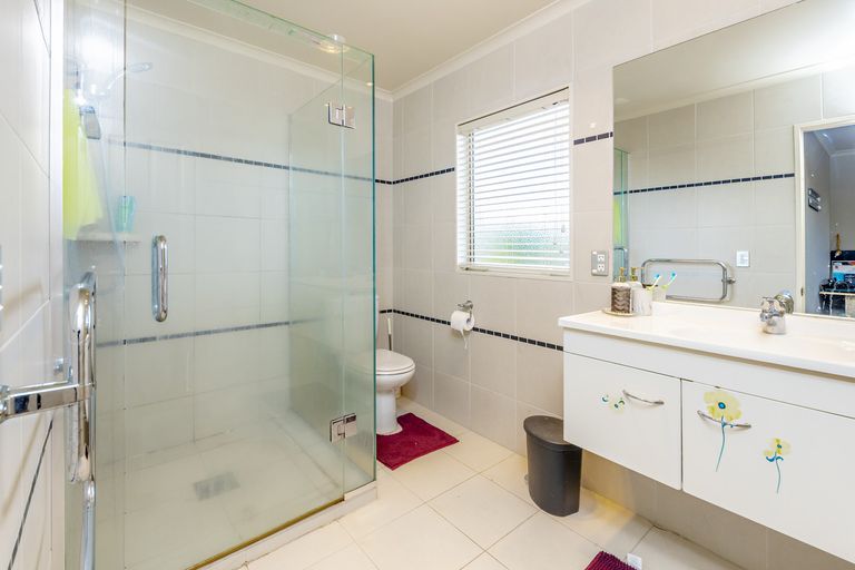 Photo of property in 19 Cairnsvale Rise, Manurewa, Auckland, 2105