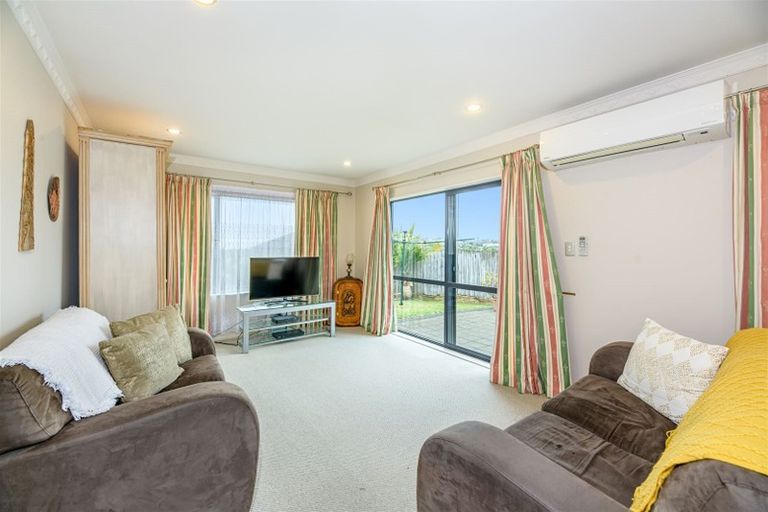 Photo of property in 39 Sapperton Drive, Henderson, Auckland, 0612