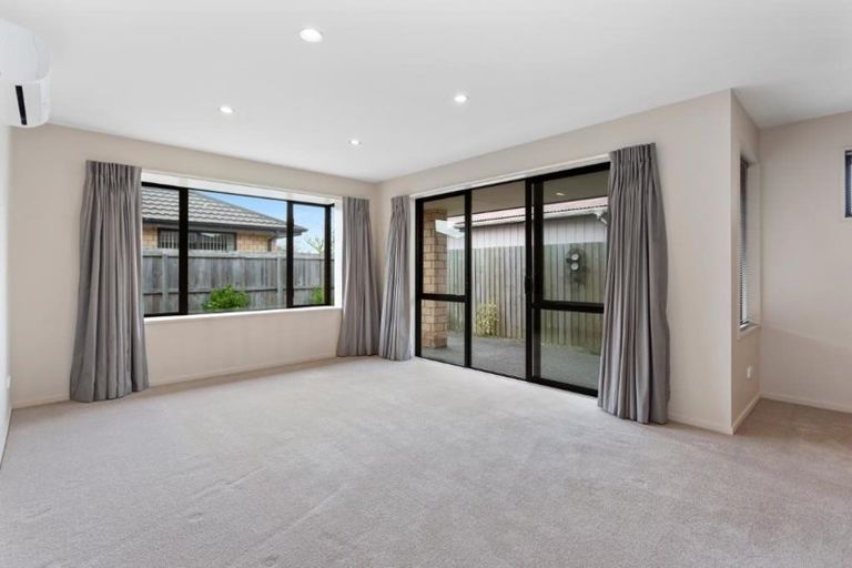 Photo of property in 2/23 Sabina Street, Shirley, Christchurch, 8013
