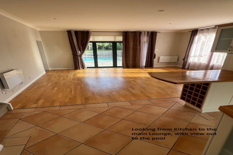 Photo of property in 6 David Beattie Place, Chatswood, Auckland, 0626