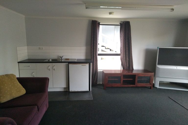 Photo of property in 17 Montego Place, Weymouth, Auckland, 2103