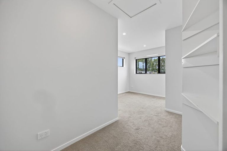 Photo of property in 27 Arahopu Place, Papakura, 2110