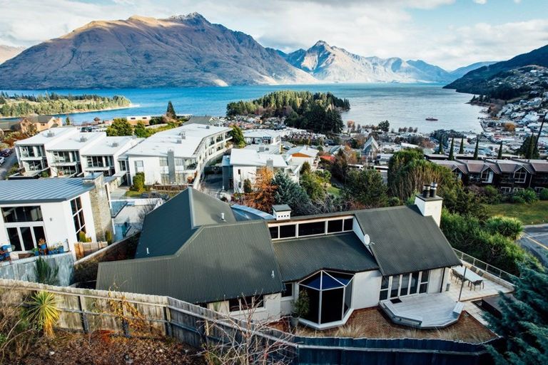 Photo of property in 15 Kent Street, Queenstown, 9300