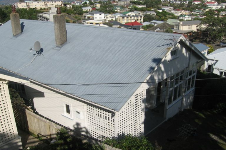 Photo of property in 4 Apuka Street, Brooklyn, Wellington, 6021