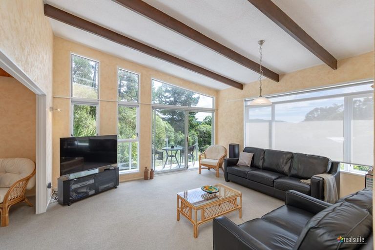 Photo of property in 58 Kamahi Street, Stokes Valley, Lower Hutt, 5019