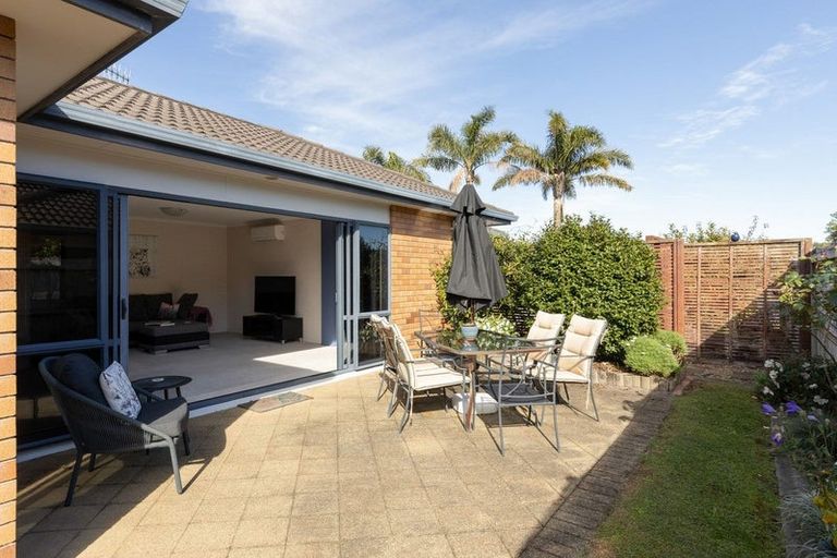 Photo of property in 54 Mcleod Place, Papamoa Beach, Papamoa, 3118