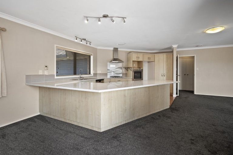 Photo of property in 1 Daniel Place, Kelvin Grove, Palmerston North, 4414