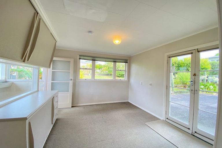 Photo of property in 19 Blease Street, New Lynn, Auckland, 0600