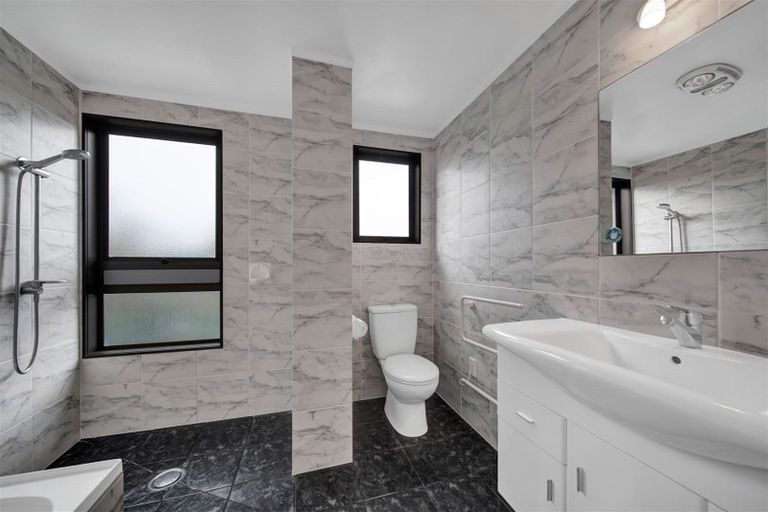 Photo of property in 5a La Salle Drive, Westown, New Plymouth, 4310