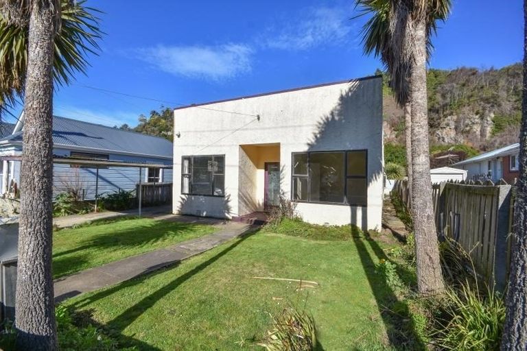 Photo of property in 45 Woodhaugh Street, Woodhaugh, Dunedin, 9010