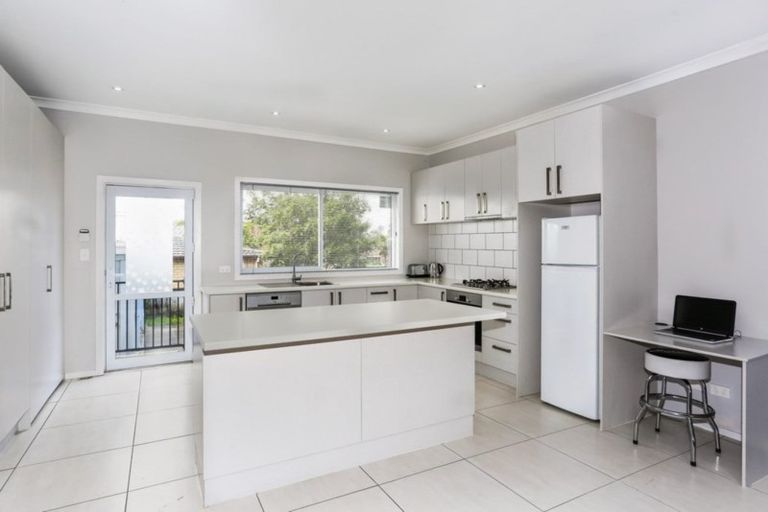 Photo of property in 71 Helvetia Road, Pukekohe, 2120